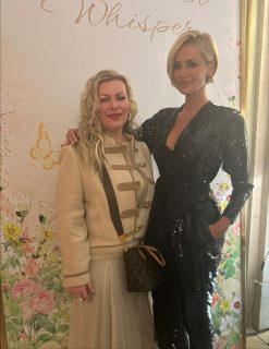 📅 Le 8 octobre 2025, HFC PARIS a eu l’honneur d’organiser une soirée de Gala inoubliable au sein de l’emblématique hôtel Le Meurice, à l’occasion du lancement de son nouveau parfum « Forbidden Whisper ». @hfcparis 
✨ Un voyage sensoriel unique ! La créativité de Megan Hess @meganhess_official s’est harmonieusement mêlée au savoir-faire raffiné de la parfumeuse Élise Pierre.
🗞️ Plus de 300 convives et journalistes de renom étaient présents pour célébrer cet événement mémorable et convivial.
📞 Pour les actions PR : France Marie Myriam Larrière @luxury_place_mag ou Yanis Bargoin @yanis.bargoin 
www.luxury-place.fr 
#HFCParis #LancementParfum #LeMeurice #Gastronomie #MeganHess #ÉlisePierre #Événement #Journalisme @luxe @luxury_place_mag @ritzparis @laurent_amar @adrianakarembeusklenarikova @vitaa @embarek_ouassini @nada_inparis  @lemeuriceparis 
 @meganhess_official @elise.pierre.perfumer