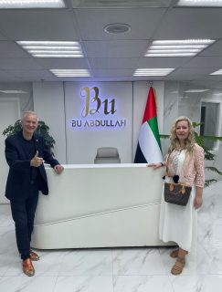 🌍 En visite à Dubaï pour rencontrer des investisseurs sur des projets de start-up ! Une belle expérience enrichissante avec des rendez-vous prometteurs. Hâte de partager ces moments et de voir où cela nous mènera ! 🚀✨ #Dubaï #StartUp #Investissement #Entrepreneuriat #Innovation #dubai #dubai🇦🇪 #luxe  #business #businesswomen #fashion