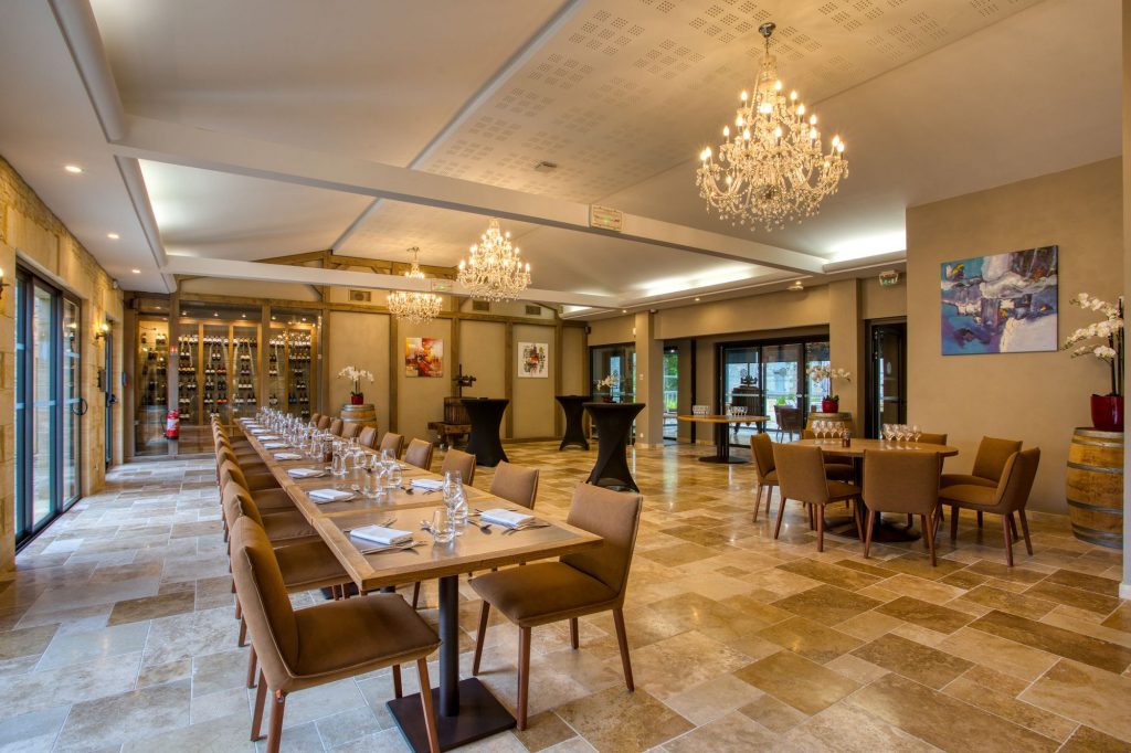 Le Domaine de Monrecour dispose de salles de restauration pour les événements privés